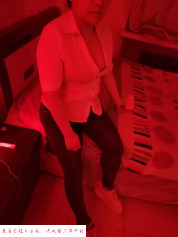 大胸熟女骚 第2张