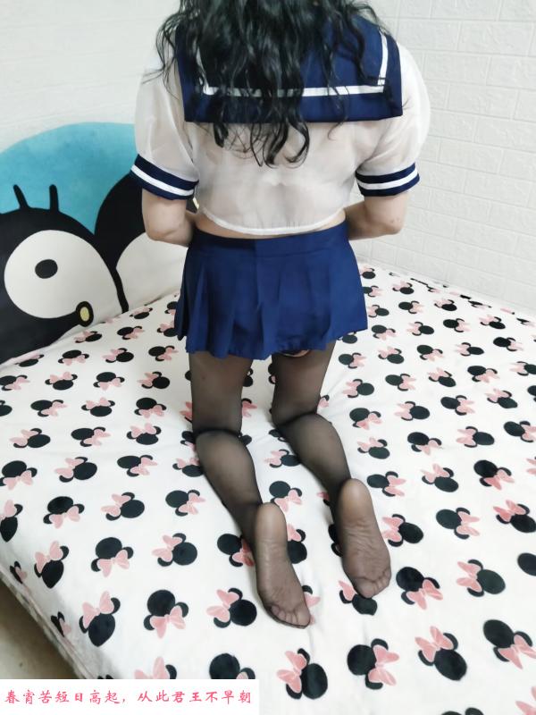 潘家园制服系美腿熟女 第2张