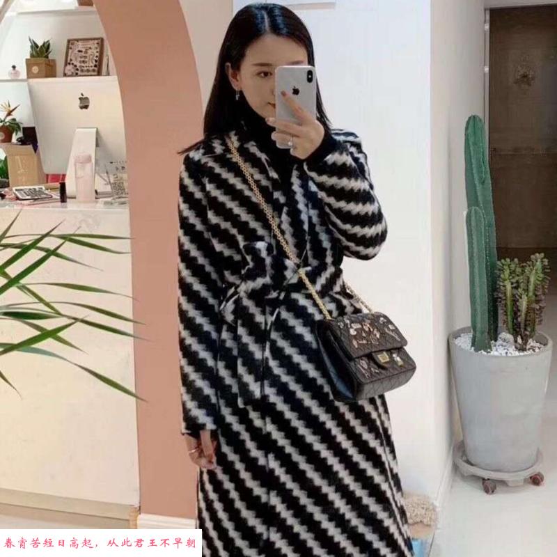 卖衣服兼职少妇 第1张