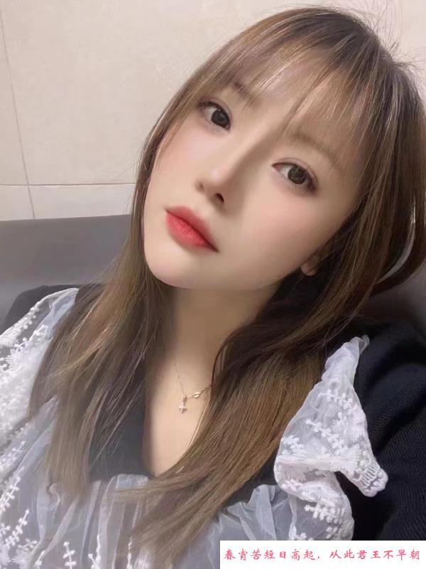 小榄胸大服务好的美女 第2张