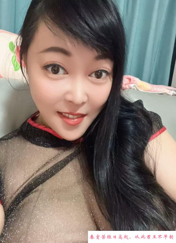 巨乳眼镜琪姑娘 第2张