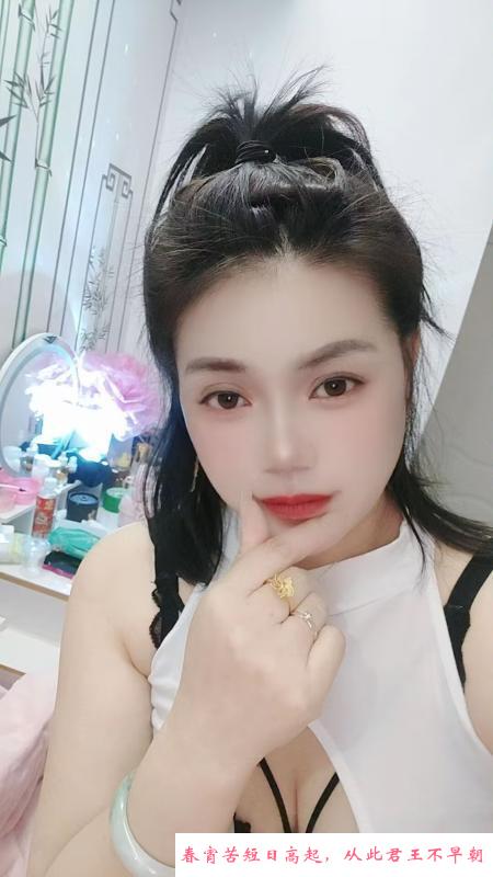 双飞熟女 第2张