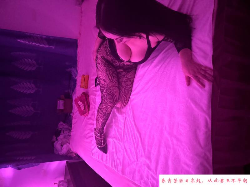 丰满巨乳熟女 第3张
