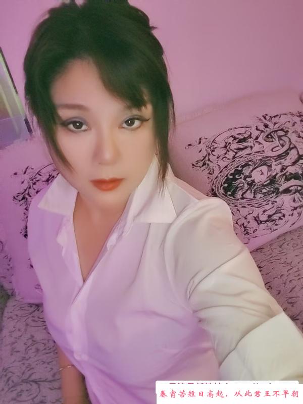 C胸翘臀泄火小少妇 第2张