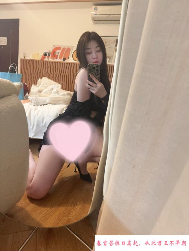 翘臀美腿小骚B 第4张