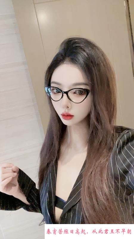 天河长腿美女 第2张