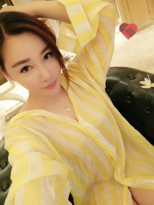 清纯艳萍妹妹逼紧水多三点粉 第2张