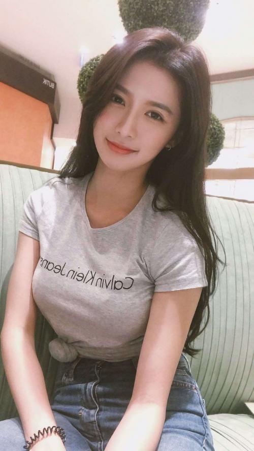 朝阳区刚下水兼职小妹，叫声好听，水又多 第2张