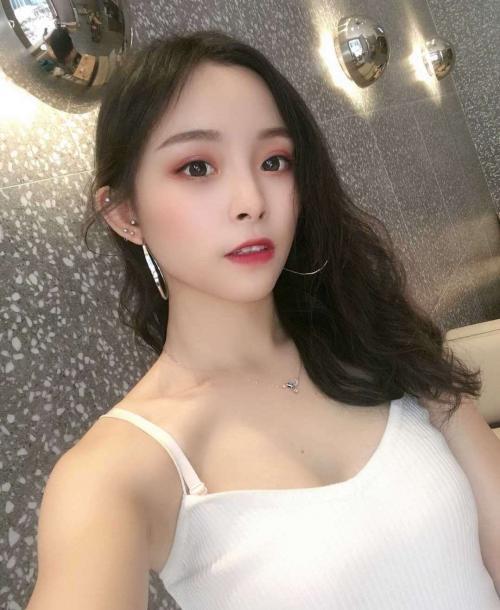 厦门兼职美少女 第1张