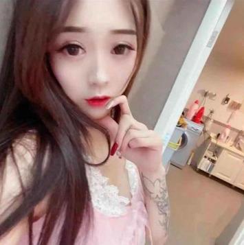 肤白貌美的小甜心 第1张