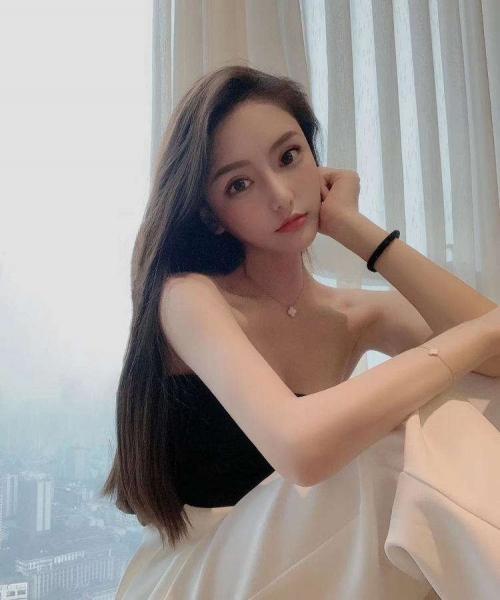 姐妹团，风骚服务 第1张