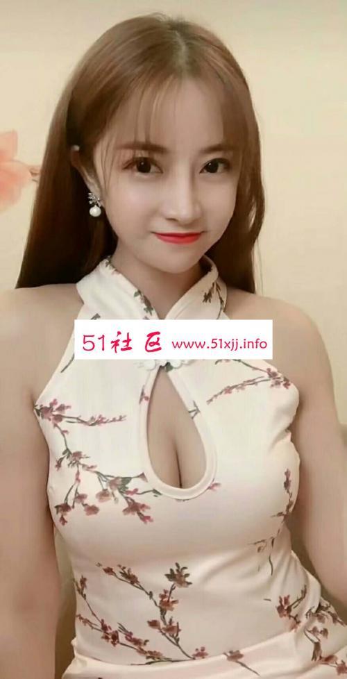 性感诱人肤白波大的妹子 第1张