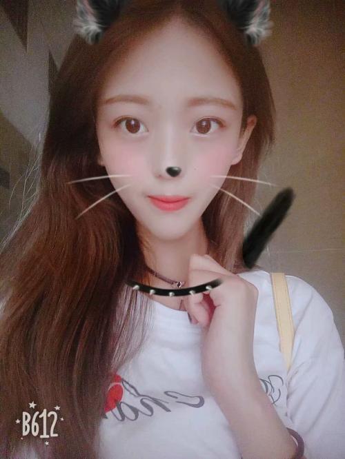 新街口00后长腿美女 第1张