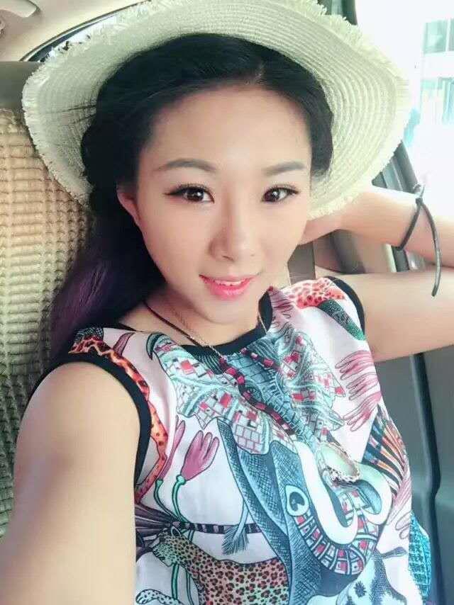 漂亮妹子 第1张