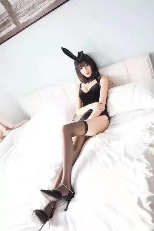 初次约长腿美女，二战再败，高人点我 第1张