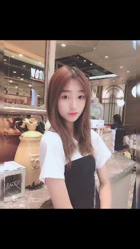 成都东门小姐姐年轻且漂亮 第2张