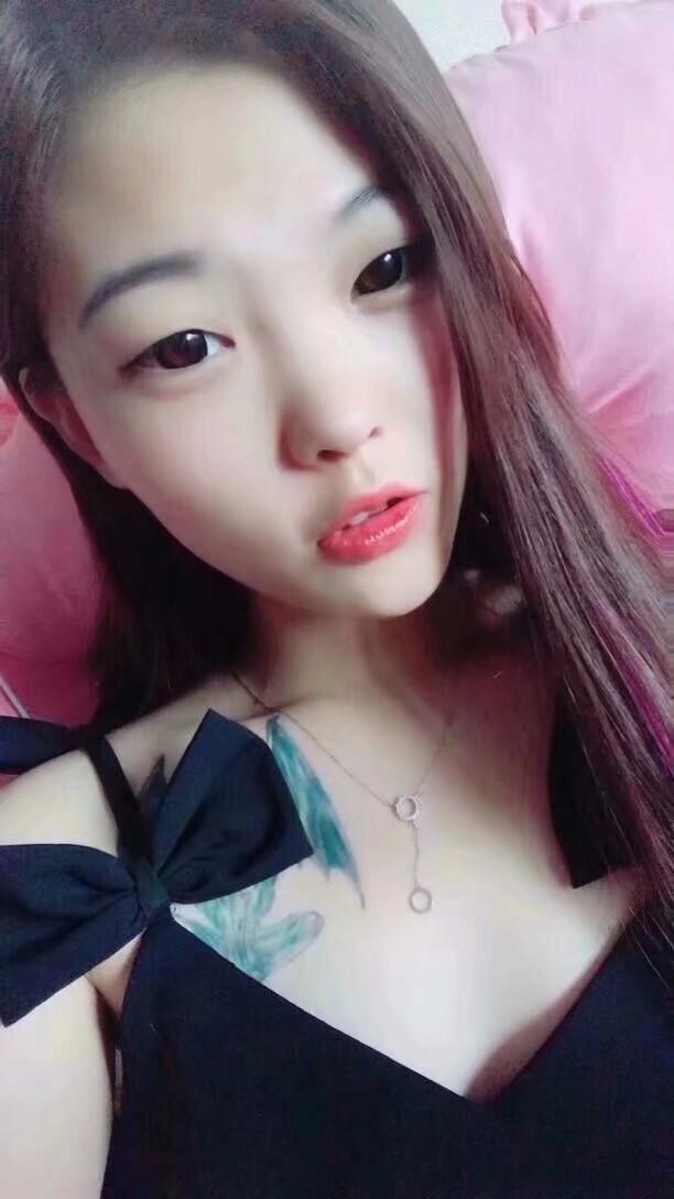 夫子庙娇小温柔型美女 第1张