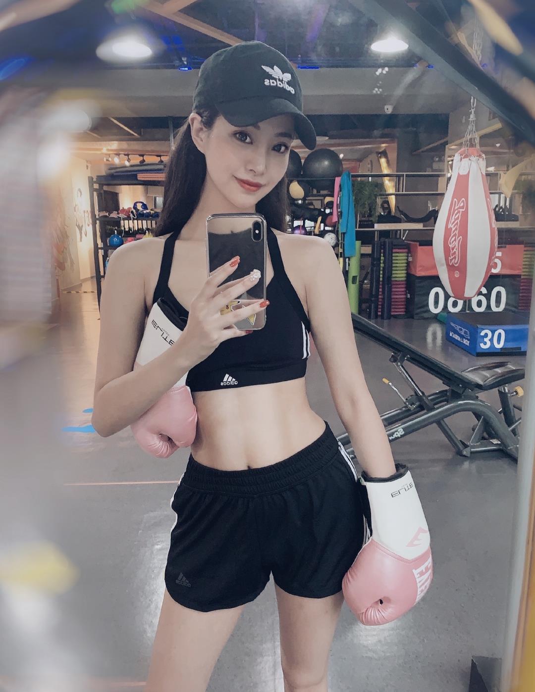 妹子多人验证,提的要求都会满足,这骚货太骚了,淫语不断 第2张