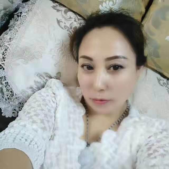 五一阳光本市熟女骚逼 第1张