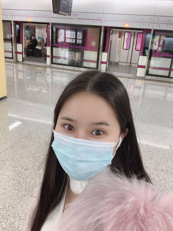 成都身材不错的笑笑 第3张