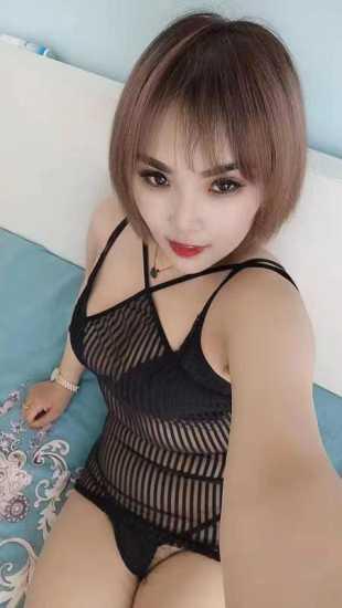 性感小骚货，嘴甜，穴浅，爱高潮，淫水十足！ 第1张