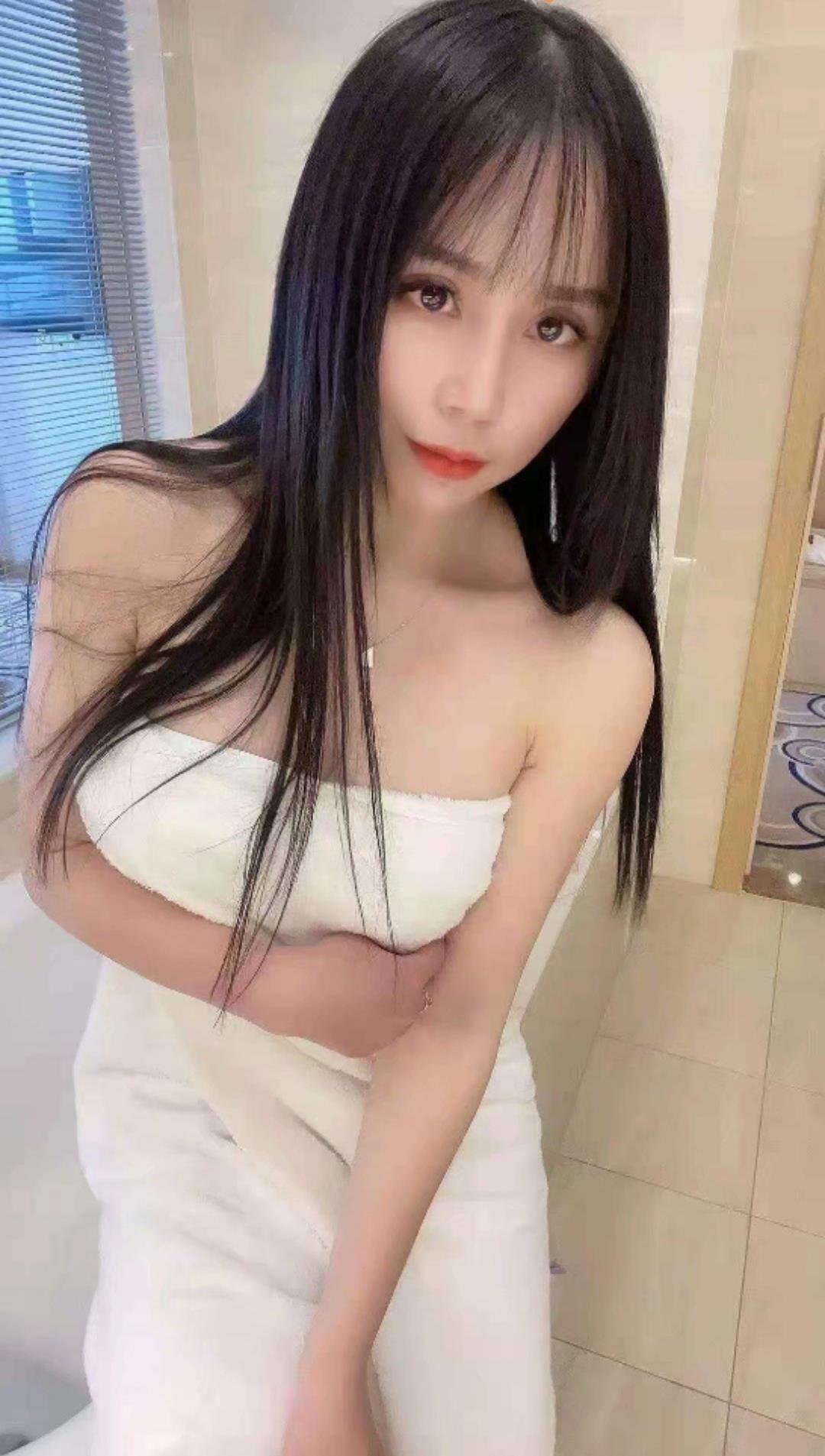 新资源黑长直骚逼 第2张