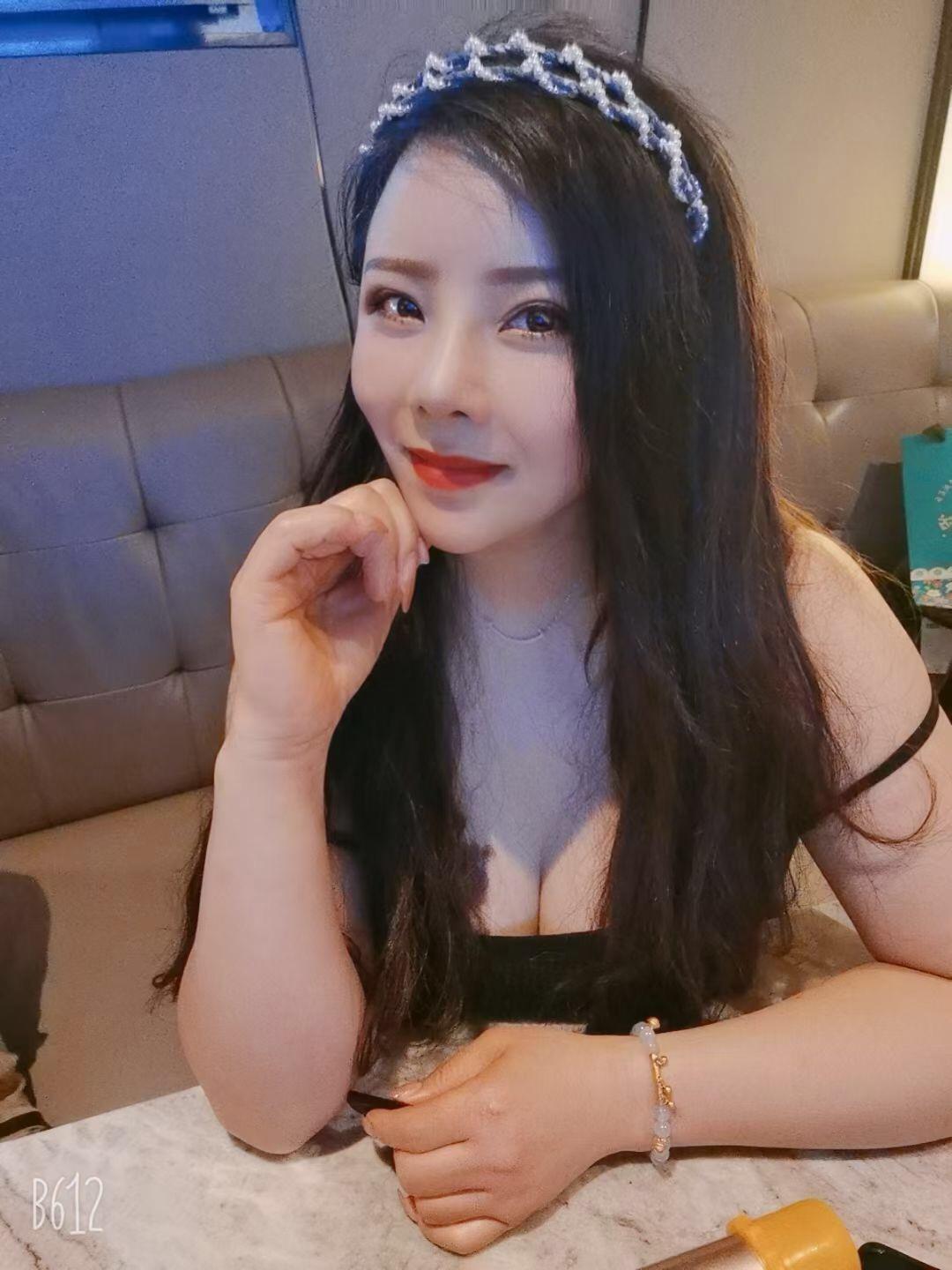 服务超多的少妇小姐姐 第2张