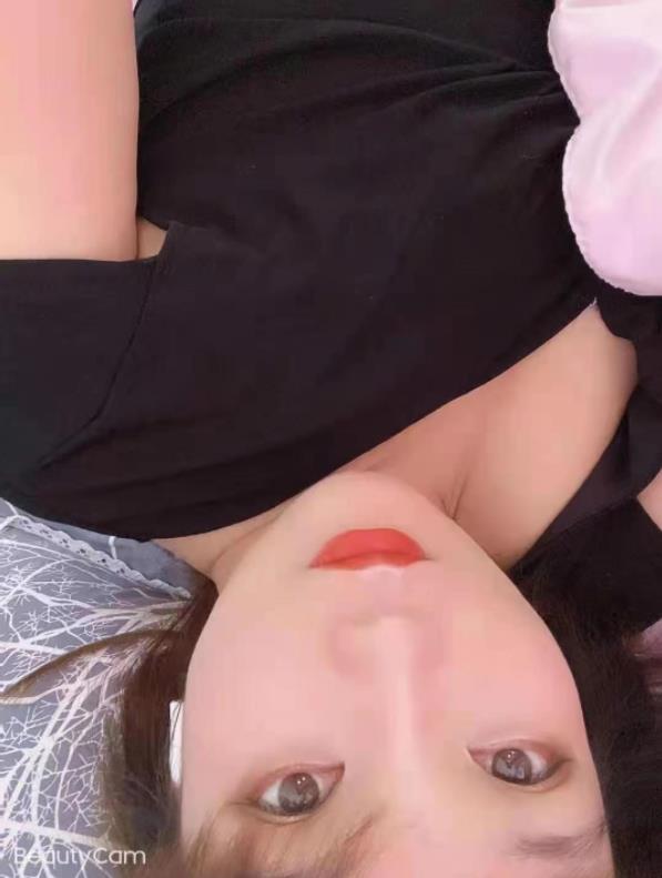 刚到京性感小辣妹 第2张