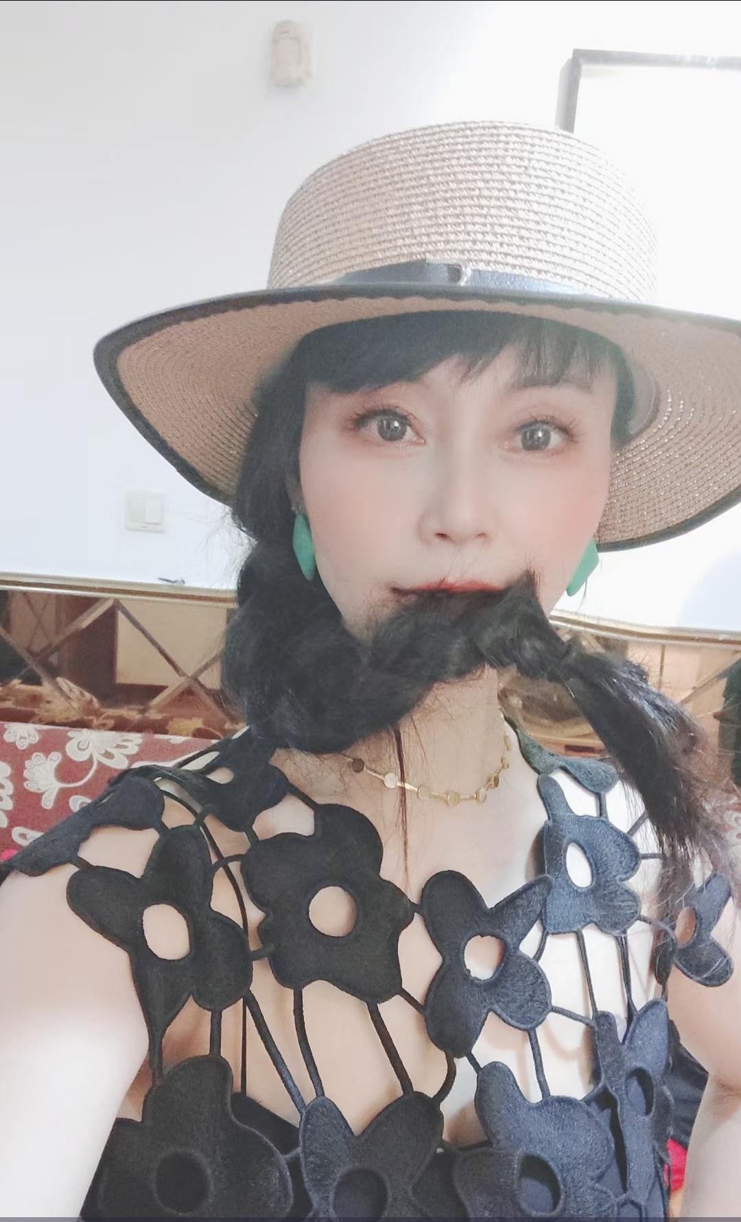 八一广场轻熟女 第1张