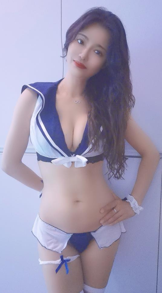南洲站骚妇 第2张