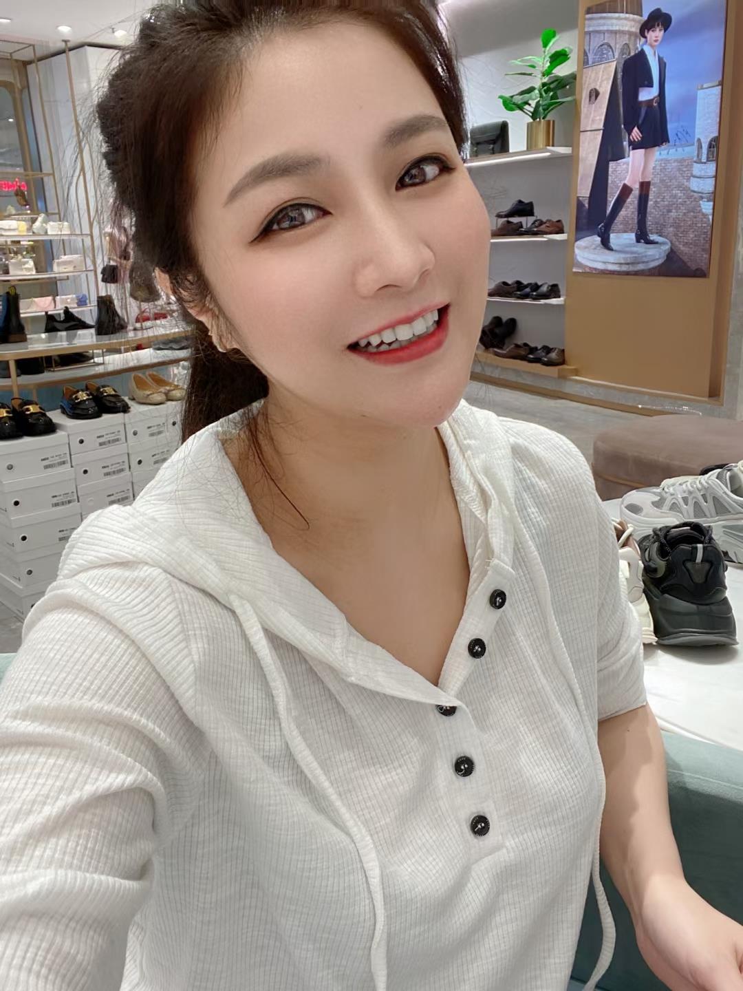 欢乐谷四川妹子 第2张