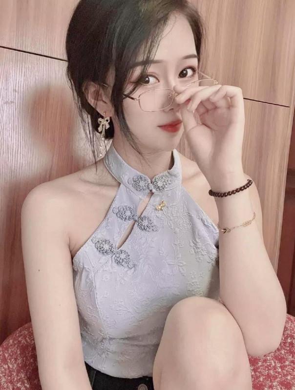 龙华小邻家娜娜 第1张