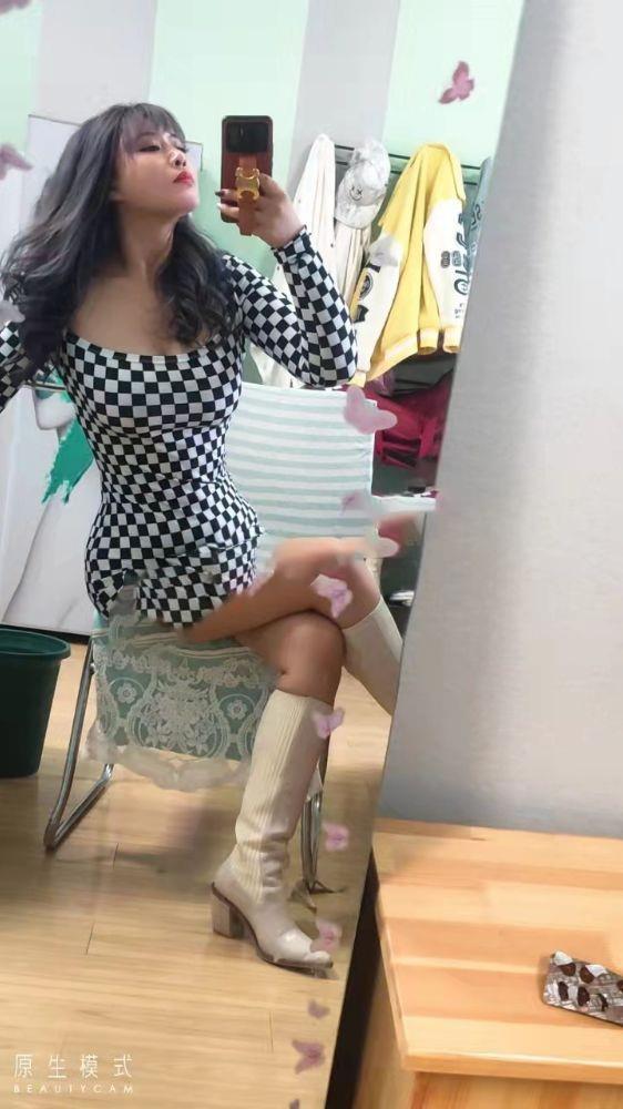 服务系大胸妹子 第1张
