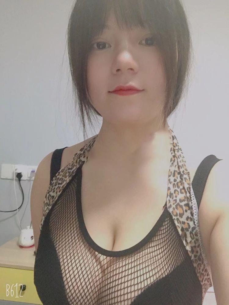 普陀丰满妹子 第1张