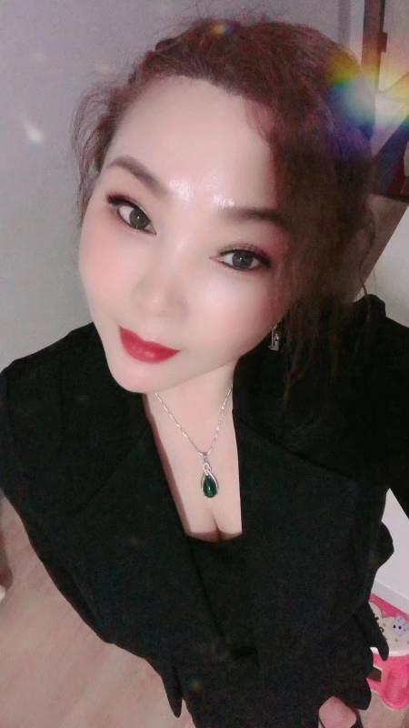 熟女大奶挺骚的 第2张