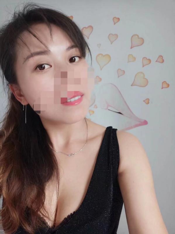 风情少妇佳佳 第1张