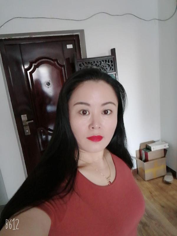 云峰纯泻火的熟女 第1张