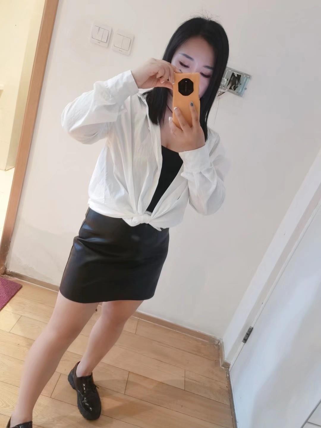 小皮裤女人 第2张