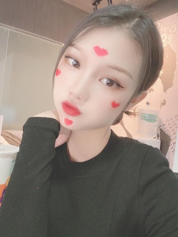 小脸蛋姐姐 第2张