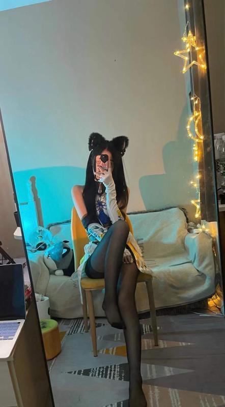 北京身材火辣样子漂亮操逼真舒服 第2张