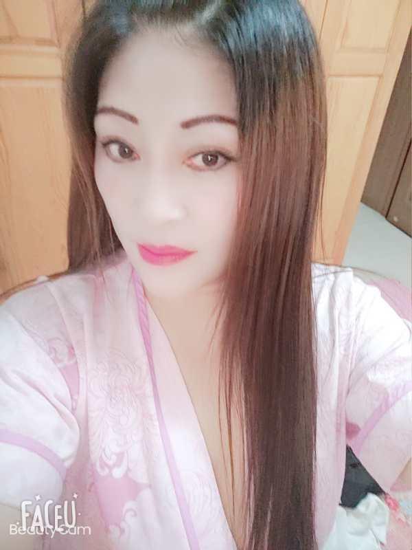 很泻火的一个熟女 第1张