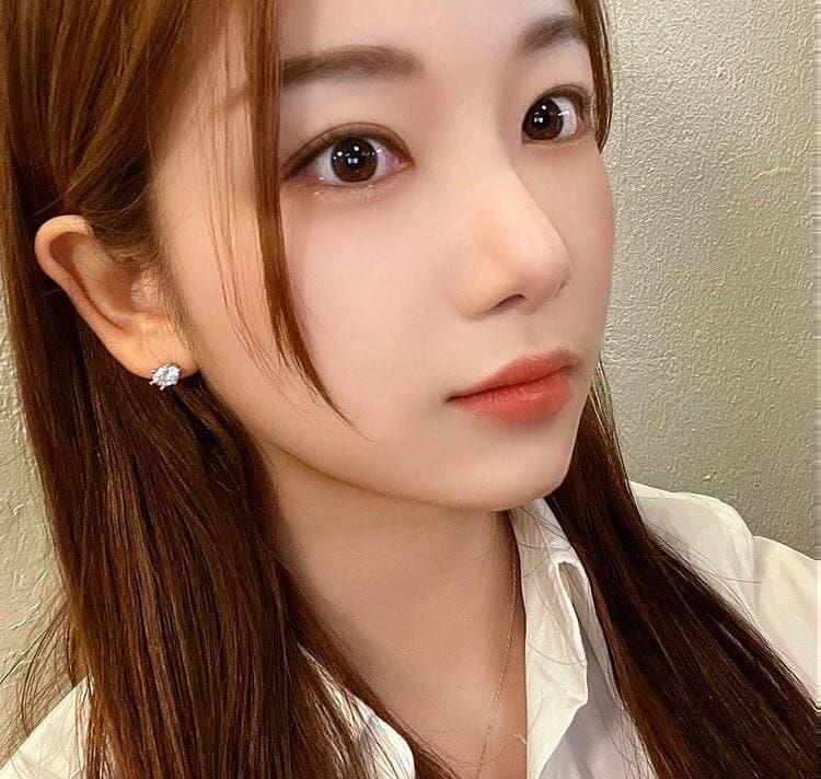 眼大服务年轻的性感妹子 第1张