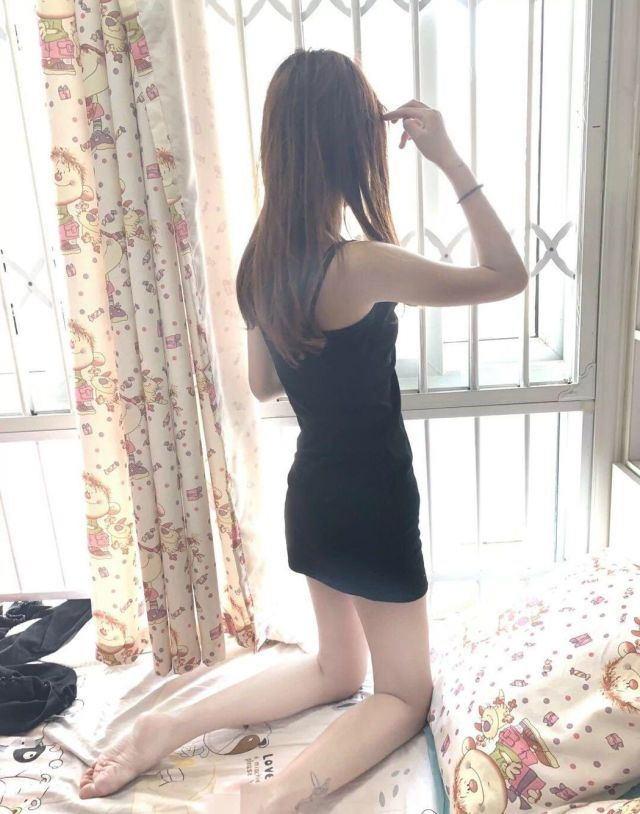 小区的一个极品妹子，身材好，颜值高 第1张
