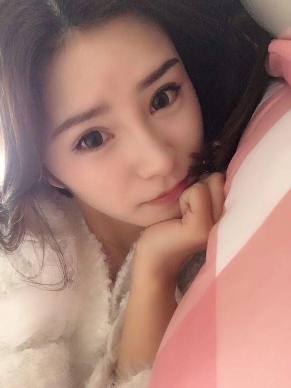小区的一个极品妹子，身材好，颜值高 第4张