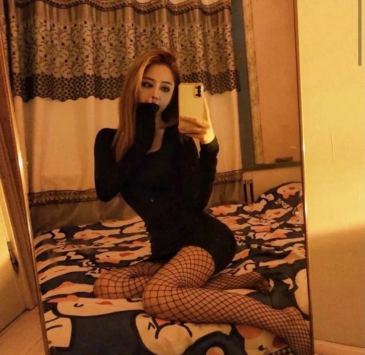 南长美女，丰满骚逼，身材不错，不操是罪过！ 第2张