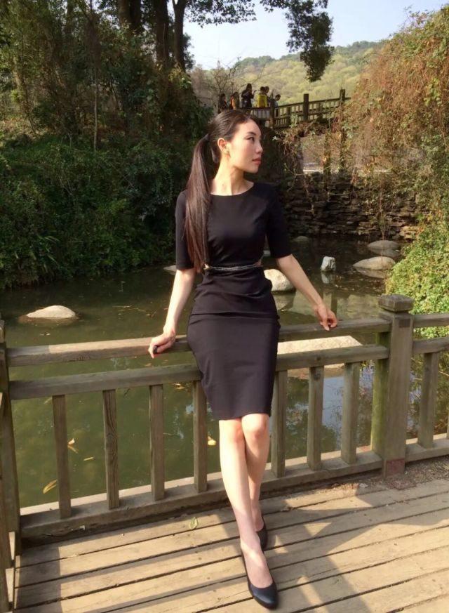 汉阳沌口汉阳客运站一长腿妹纸 第1张
