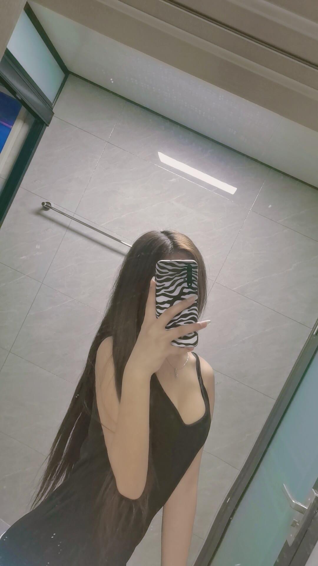 验证俏皮性感美女可乐，换上包臀裙真是绝绝子 第3张