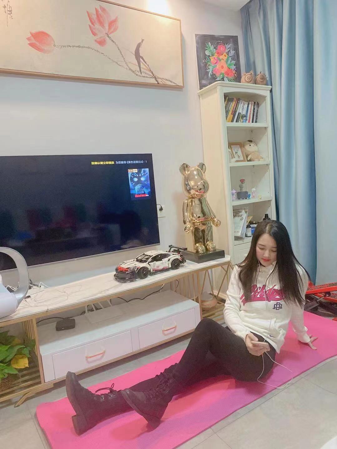 西乡长腿妹阳光，水多，搞的她说好爽 第2张
