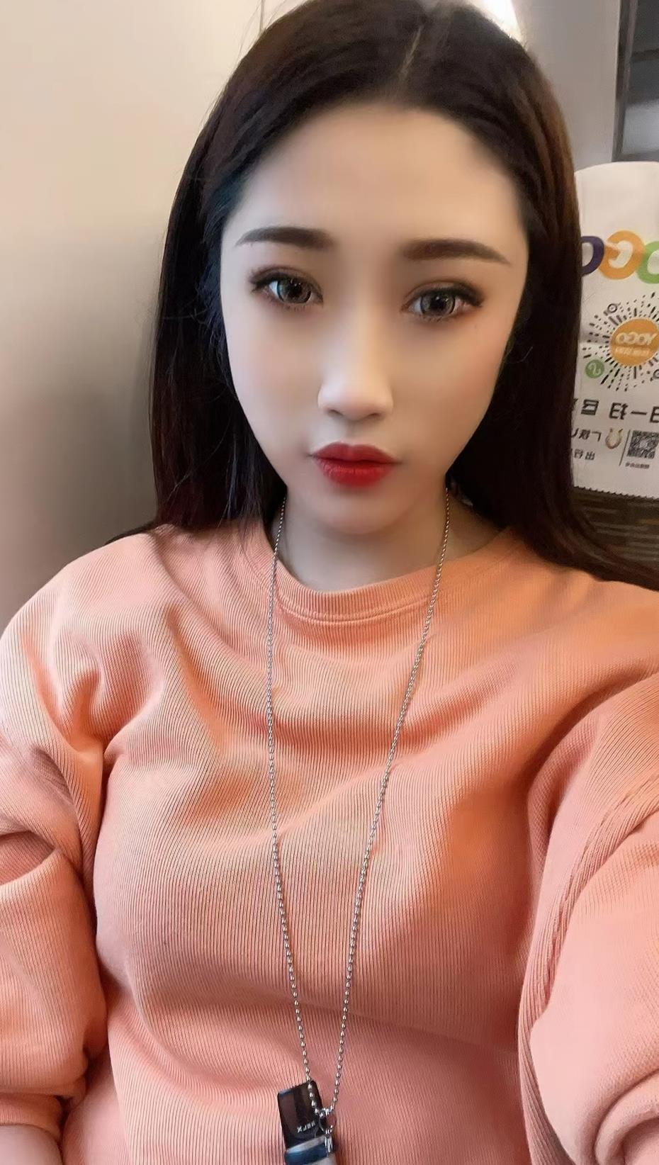 会舌吻的依娜，平时健身，待人蛮好 第3张