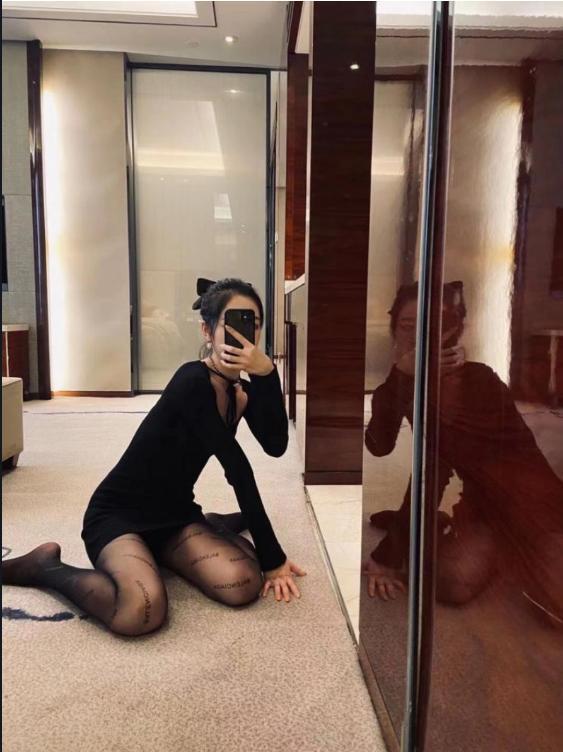 身材很好的丝袜小少妇，年轻漂亮 第4张